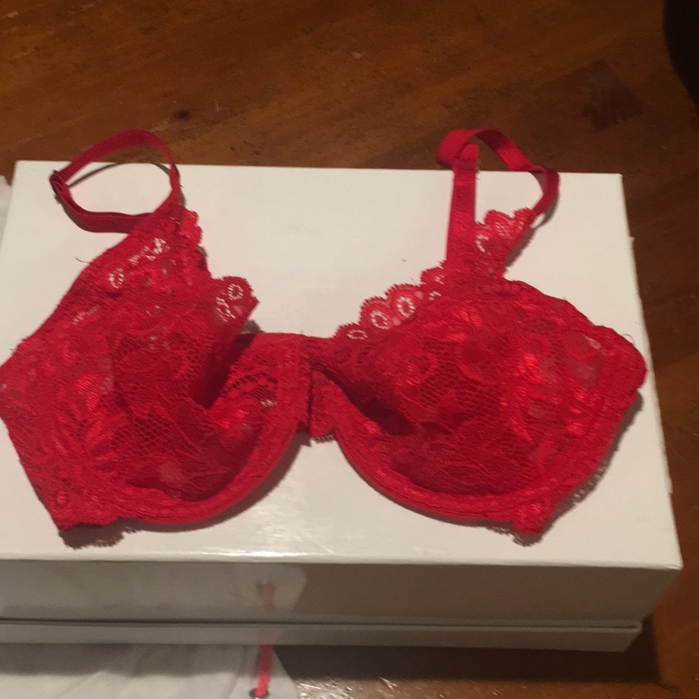 NWOT Donna Karan Intimates Red Lace Underwire Bra